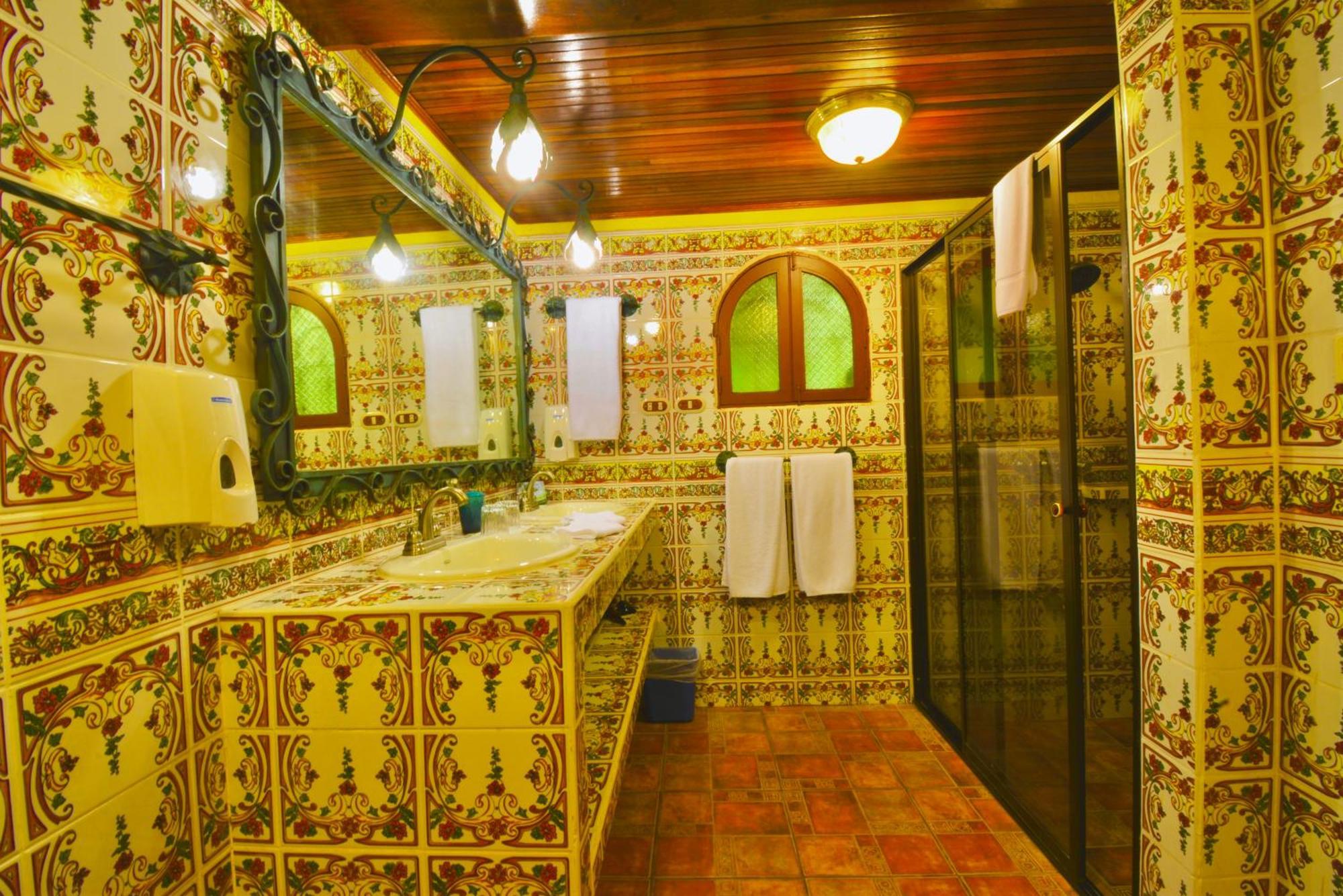 Hotel La Mansion Inn Arenal Nuevo Arenal Rum bild